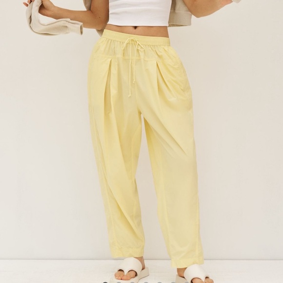 NWT Daily Practice by Anthropologie Aerial Parachute Pants in Yellow - Picture 1 of 14
